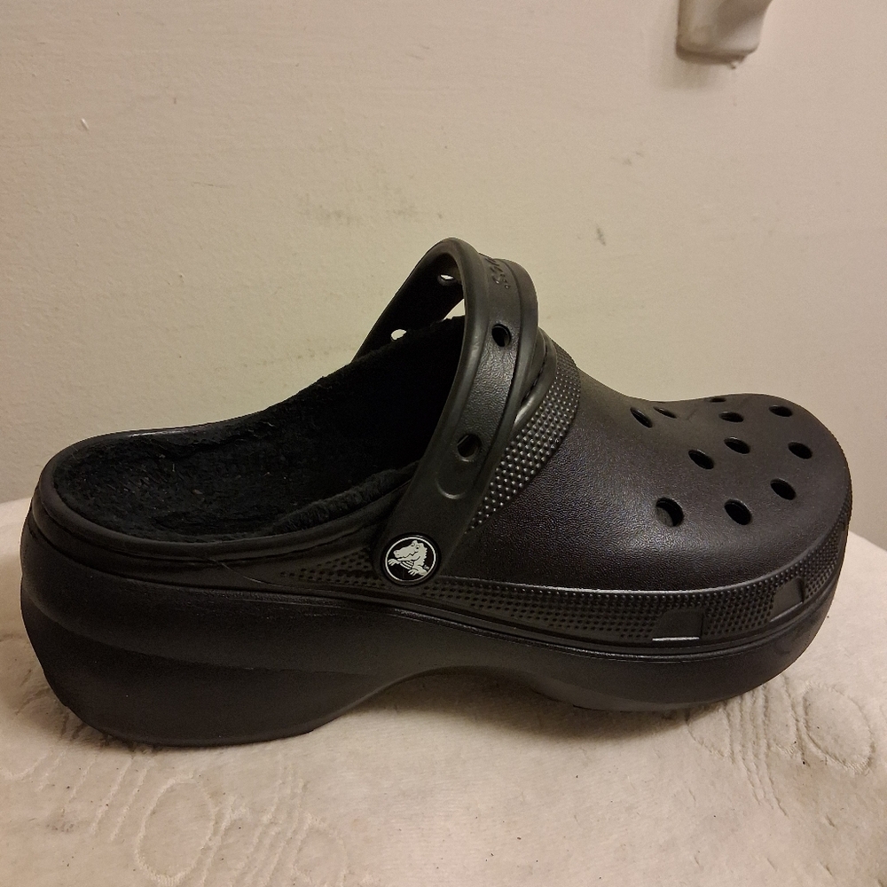 CROCS Black Classic Clogs - Picture 10 of 16
